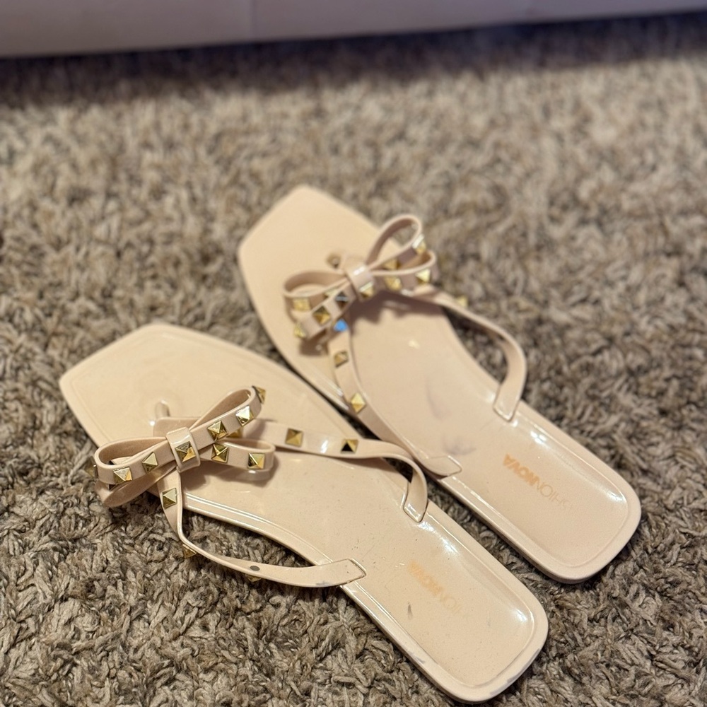 Fashion Nova Cream Sandals with Chic Appeal